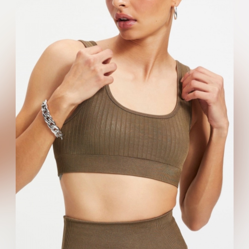 Good American Wide Rib Shine Seamless Tank Bra, size 1/2 (US S/M)